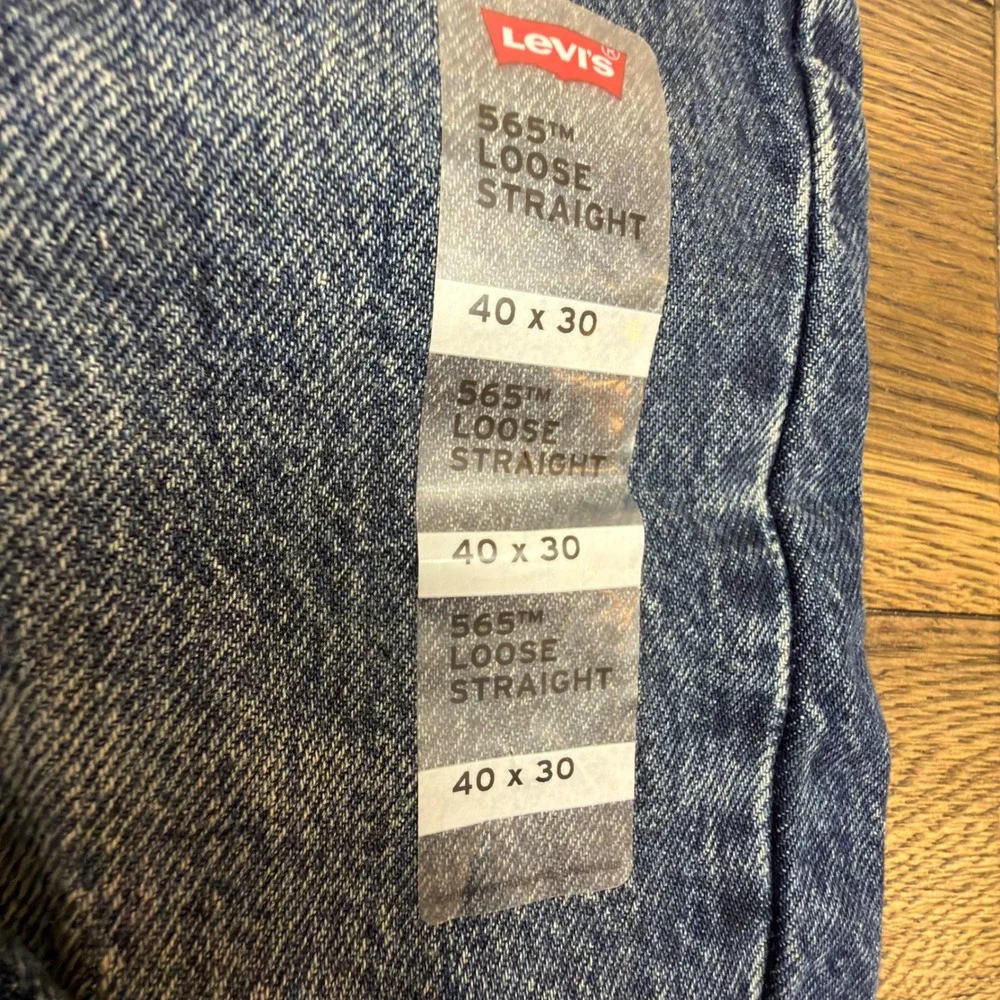 Levis 565 97 Loose Straight Jeans Mens 40x30 Medium Wash Blue A7221-0012 NWT